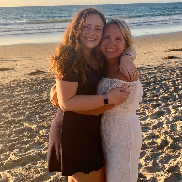 Profile Picture of Betsy and tory Barsily (@betsytorysell) on Poshmark