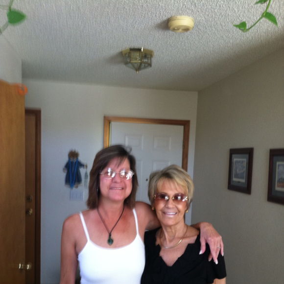 Profile Picture of Linda Grasson (@ljgrasson) on Poshmark