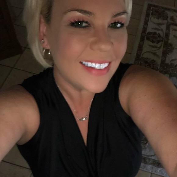 Tara Nania - Poshmark Profile Picture of Tara Nania (@tara_marie0406) on Poshmark