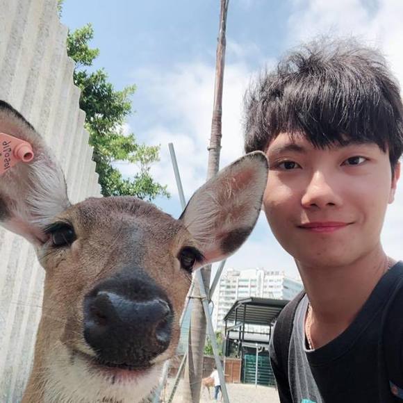 Profile Picture of Yi xiang Zhang (@aaqqwweerr) on Poshmark