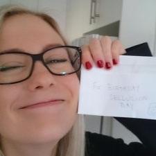 Profile Picture of Rae Blake (@Raebian) on Twitter