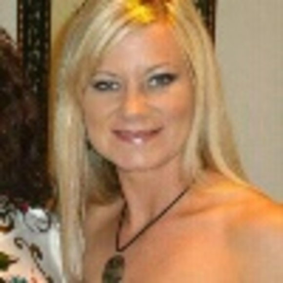 Jessica Kossuth - Poshmark Profile Picture of Jessica Kossuth (@jessicakossuth) on Poshmark