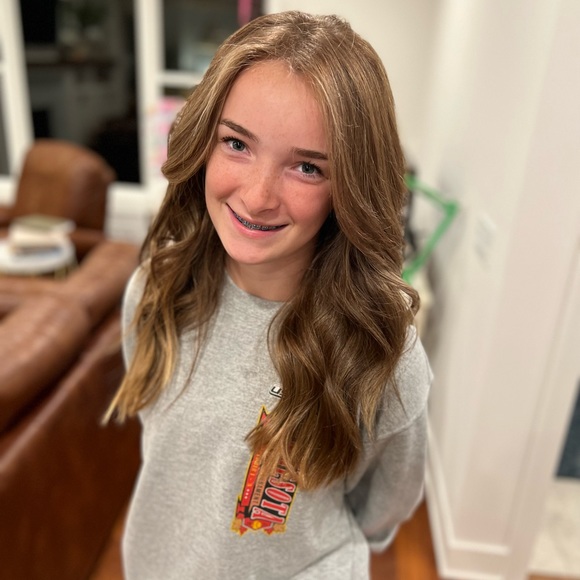 Profile Picture of Amelia Hester (@ahester7941) on Poshmark