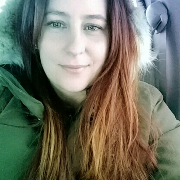 Profile Picture of Kim Cordero (@kimsc55) on Poshmark