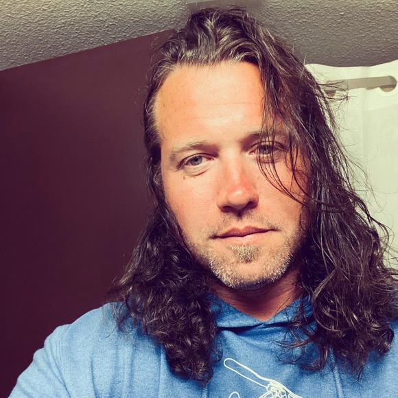 Profile Picture of Adam Thoeny (@carrotbus) on Poshmark
