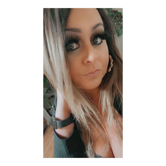 Profile Picture of Kristy Volansky (@missworld80) on Poshmark