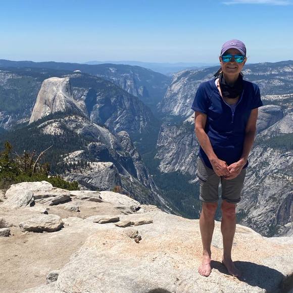 Linda Brucato-gnipp - Poshmark Profile Picture of Linda Brucato-gnipp (@lgnipp) on Poshmark