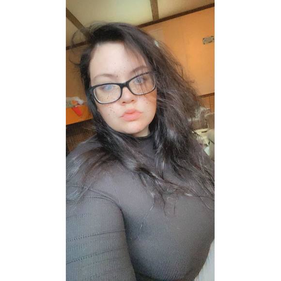 Profile Picture of Autumn Jewel (@auttiekins) on Poshmark