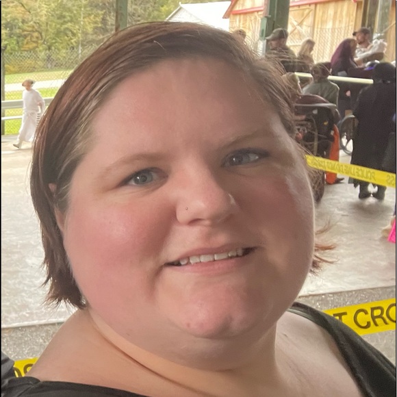 Profile Picture of Jessica Wilkinson (@jeswilki21) on Poshmark