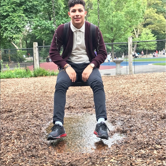 Profile Picture of Chris Quintero (@cquint7332) on Poshmark