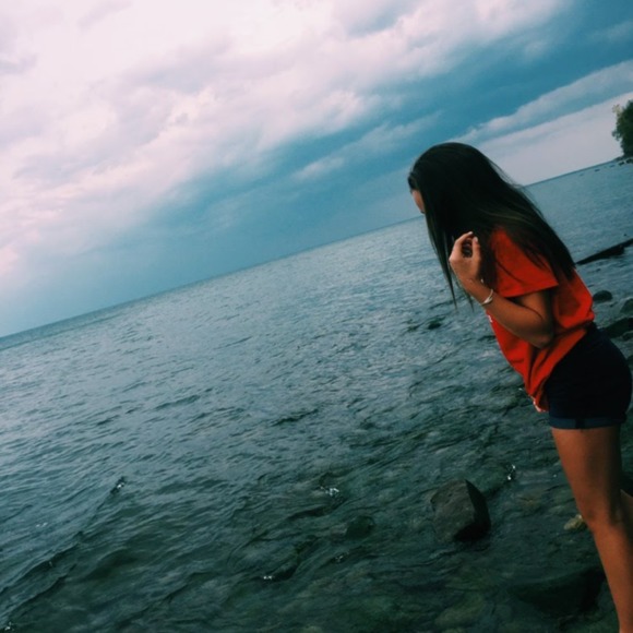 Profile Picture of Abby Berardo (@abbyberardo) on Poshmark