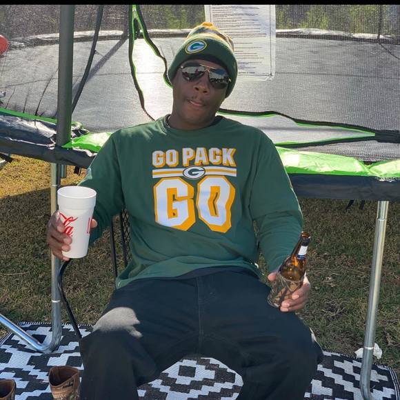 Profile Picture of Carlos Jackson (@carlos_jackson) on Poshmark