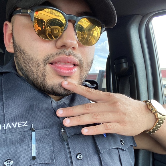 Profile Picture of Joe Chavez (@joechavez3) on Poshmark