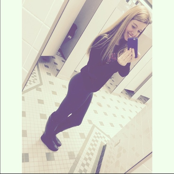 Profile Picture of Kayla Kretchmar (@kaylakretchmar) on Poshmark