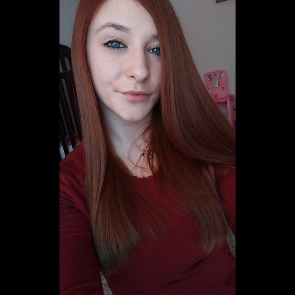 Profile Picture of Angel Albrent (@alb167) on Poshmark