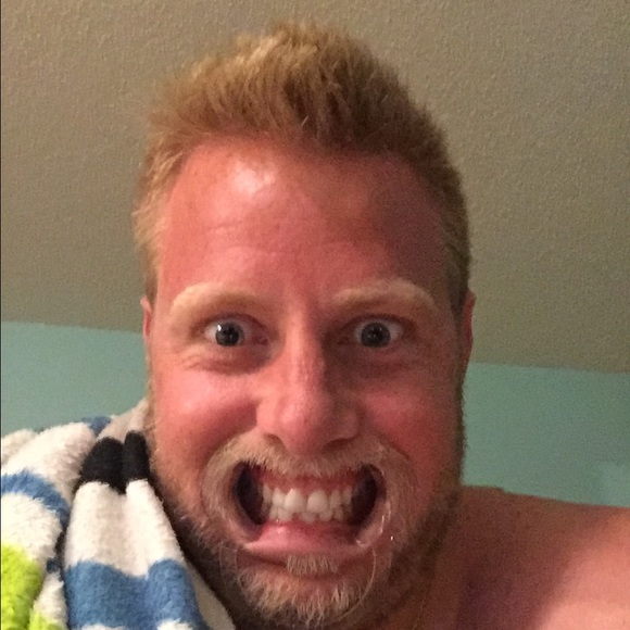 Profile Picture of Travis Murray (@tmurray0127) on Poshmark