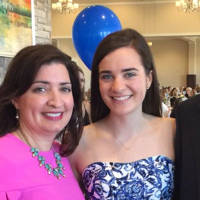 Profile Picture of Meredith Wall (@meredith_wall) on Twitter