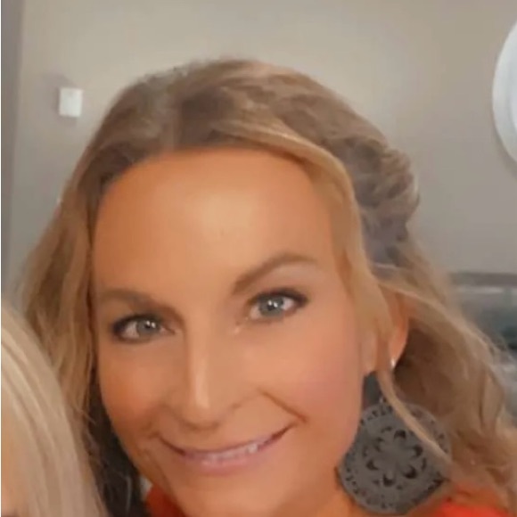 Profile Picture of Nadene Hajek (@nadenehajek) on Poshmark