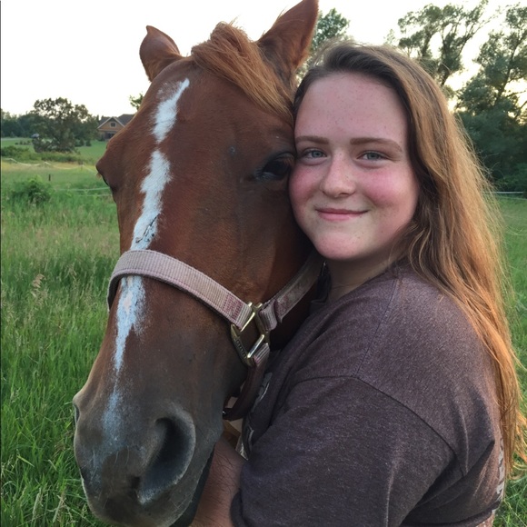 Profile Picture of Samantha Tolman (@tolman14sam) on Poshmark