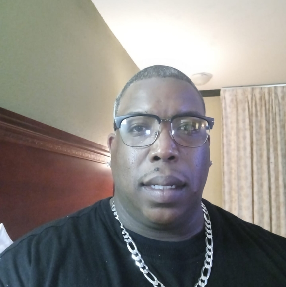 Profile Picture of James Dobbs (@jamesdobbs) on Poshmark