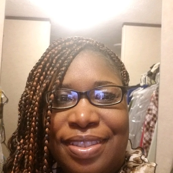 Profile Picture of Gloria Keys (@missglo1) on Poshmark