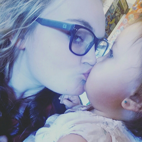 Profile Picture of Kaytlin Lyth (@kayt_l) on Poshmark