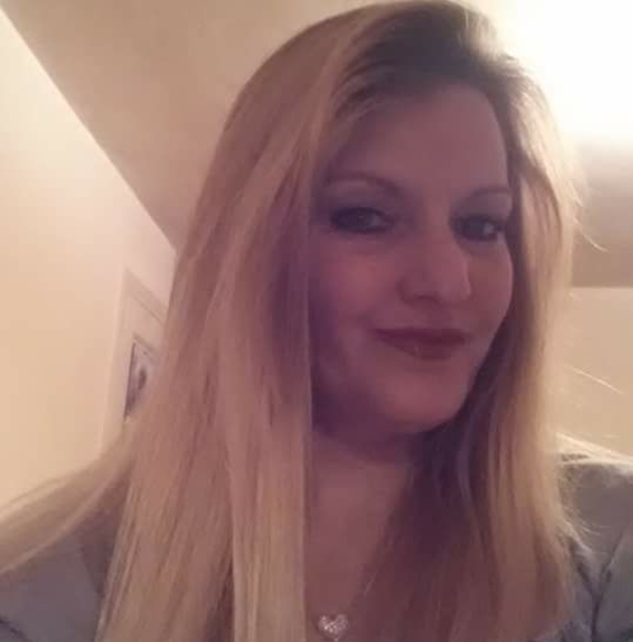 Profile Picture of Florence Eaise (@floeaise) on Poshmark