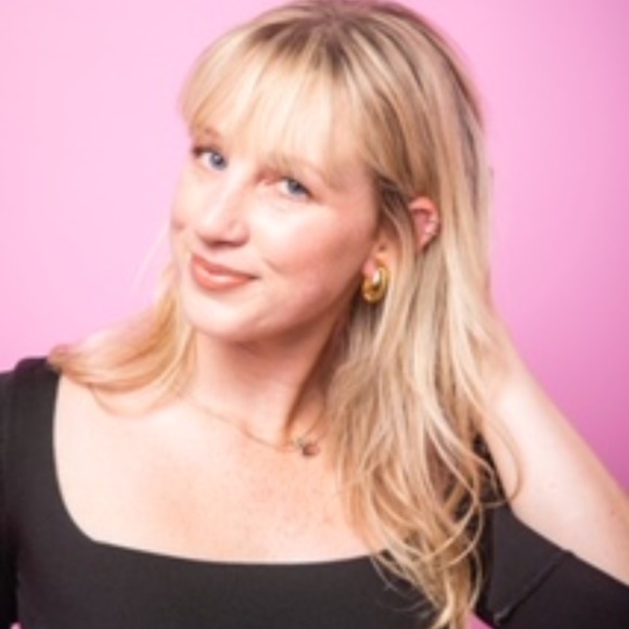 Profile Picture of Jamie Bogaards (@jebogaards) on Poshmark