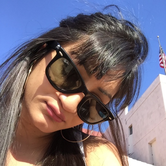 Profile Picture of Rushina Sun (@rushinam) on Poshmark