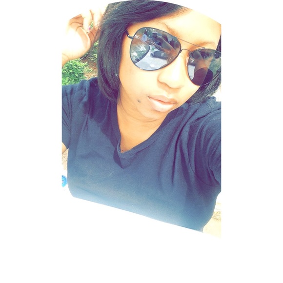 Profile Picture of Tyjena Slaton (@nhaeeee) on Poshmark