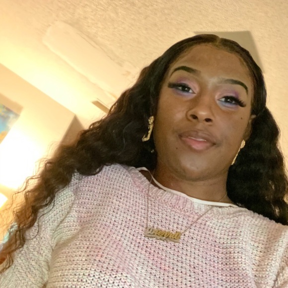 Profile Picture of Diera Stokes (@dieras) on Poshmark