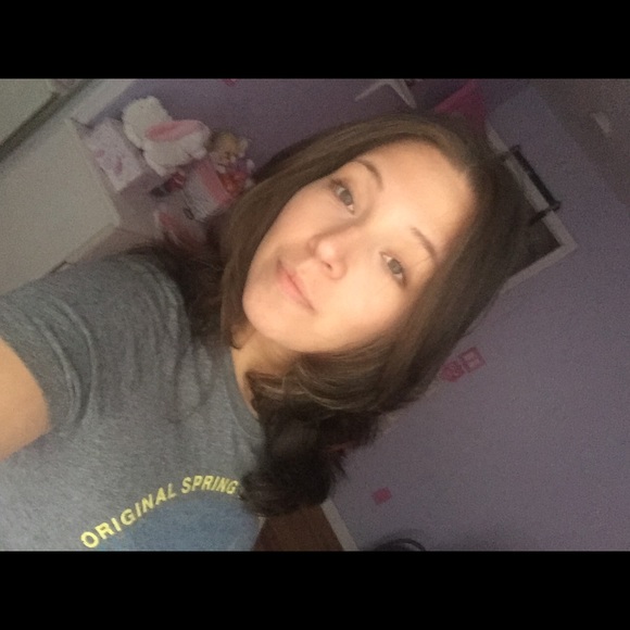 Wally Chudery - Poshmark Profile Picture of Wally Chudery (@batwife1222) on Poshmark