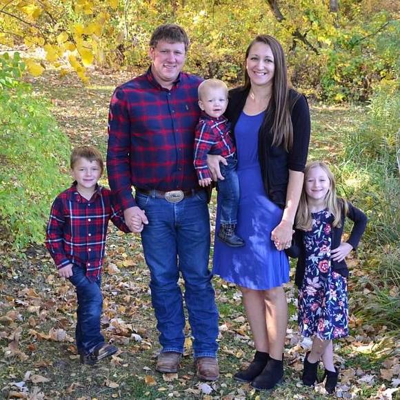 Profile Picture of Codyand Kelsey paulsen (@kelseypauslen14) on Poshmark