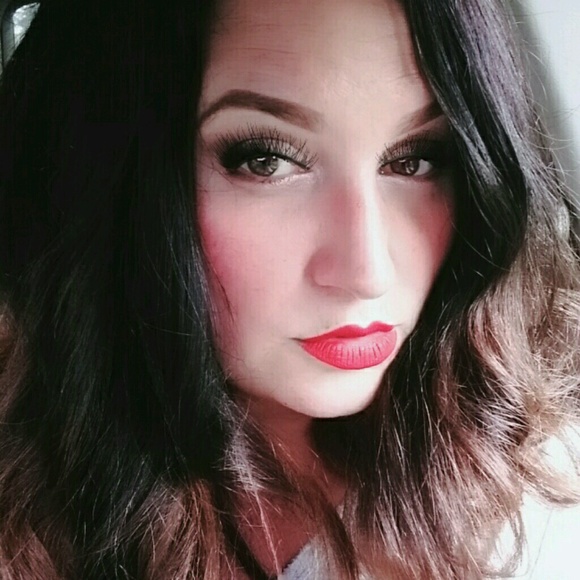 Profile Picture of Erica Reams (@erica_reams) on Poshmark