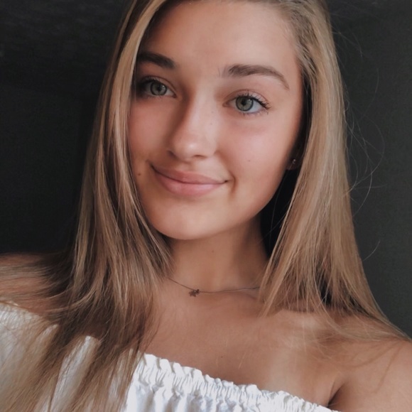 Isabelle Turgeon - Poshmark Profile Picture of Isabelle Turgeon (@isabelleturgeon) on Poshmark