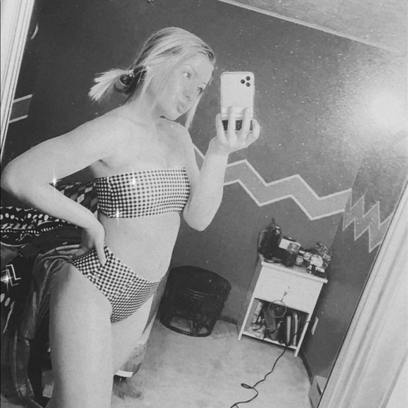 Profile Picture of Hailey Reicks (@hreicks5) on Poshmark