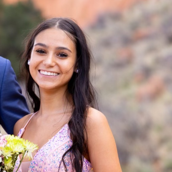 Profile Picture of Kate Fairbairn (@fairbairnkate9) on Poshmark