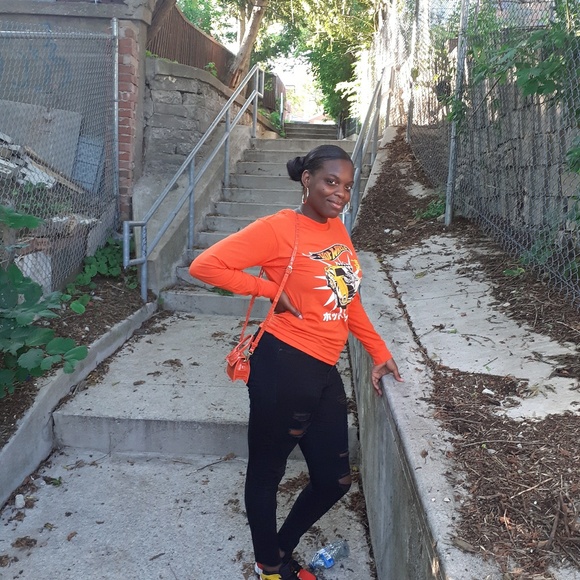 Profile Picture of Raquel Edwards (@raqueledward218) on Poshmark