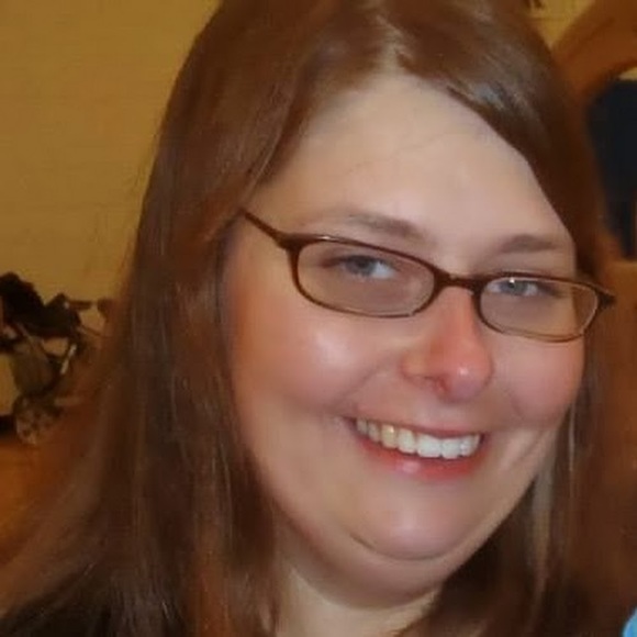 Profile Picture of Darcie Hutzell (@dhutzell) on Poshmark