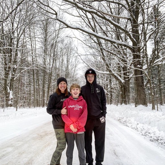 Profile Picture of Mandi Marchand (@mandiblundell) on Poshmark