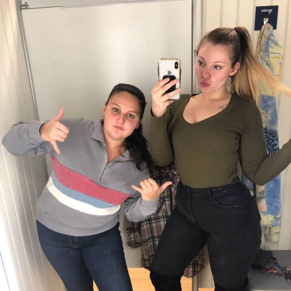 Profile Picture of Alison Corino (@graze10) on Poshmark