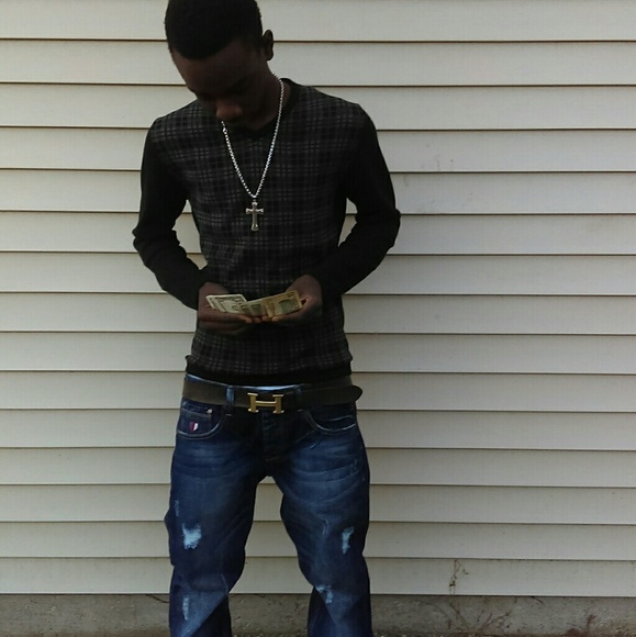Profile Picture of Azeez Sholeye (@lilkiddo04) on Poshmark