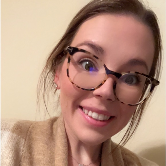 Profile Picture of Madeline Bixel (@madbix3l) on Poshmark