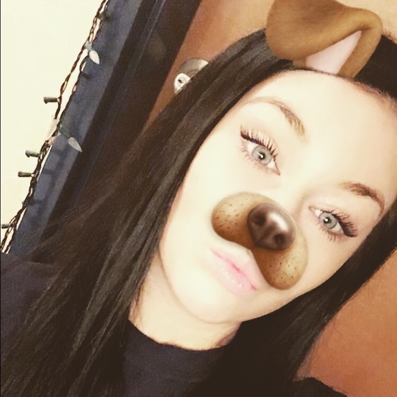 Profile Picture of Monica Richbourg (@monicaann1998) on Poshmark