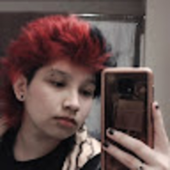 Profile Picture of Moani Star (@moanistar) on Poshmark