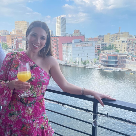 Profile Picture of Colleen Ruetz (@colleen_ruetz) on Poshmark