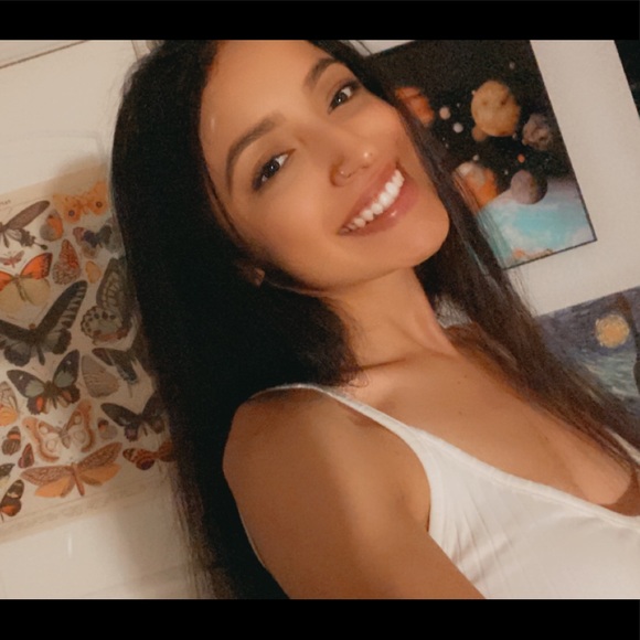 Profile Picture of Cassandra Cisneros (@ccassandra8) on Poshmark