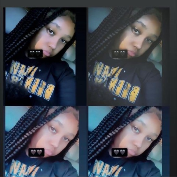 Profile Picture of Alexiss Holiness (@alexissholiness) on Poshmark