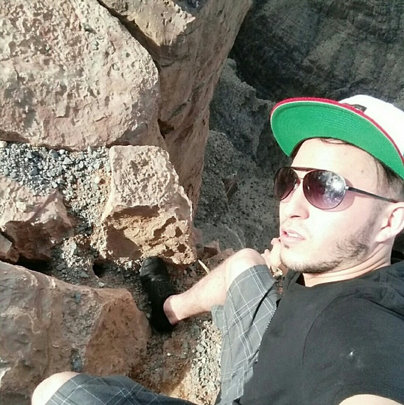 Profile Picture of Javier Gomez (@xavy10gomez) on Poshmark