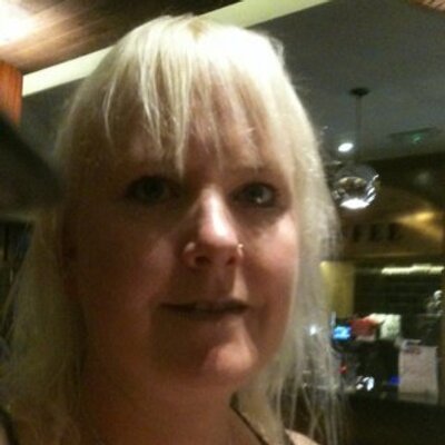 Profile Picture of Lynda Bruce (@LyndaPinkyBruce) on Twitter